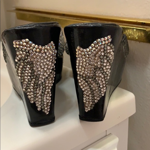 CRYSTALISHIOUS SWAROVSKI WINGS WEDGES - Picture 2 of 8